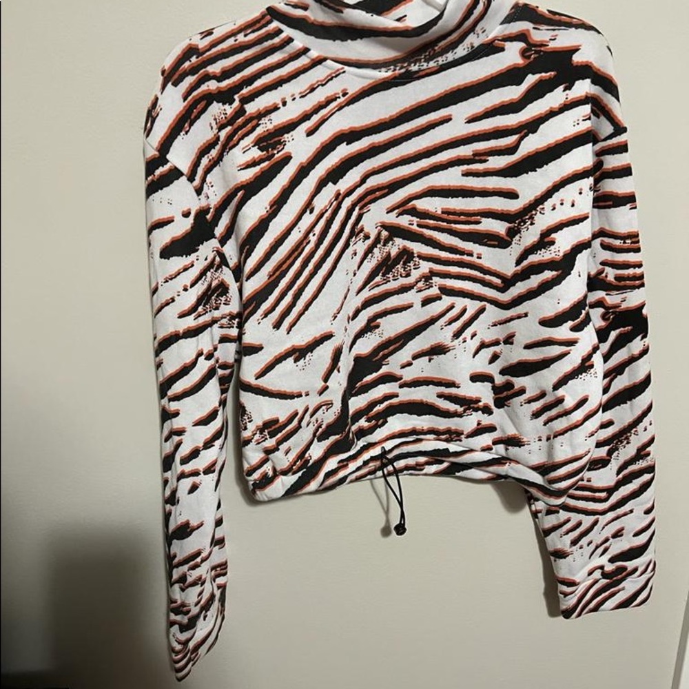 long sleeve sweatshirt